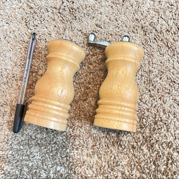 Wooden Salt Shaker and Pepper Grinder New - Picture 5 of 5